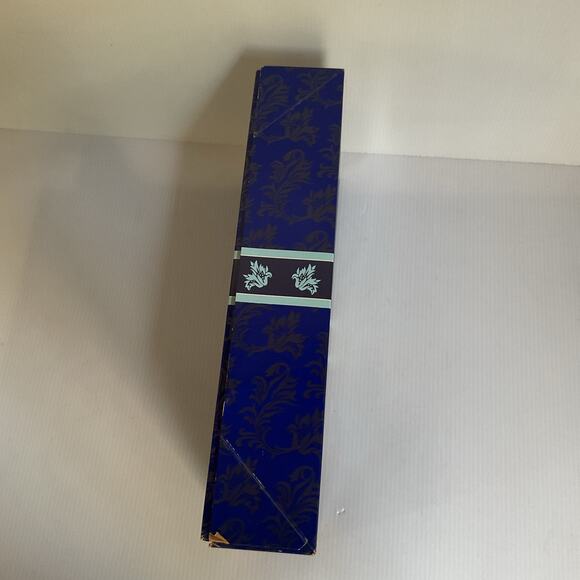 Barbie Winter Velvet Special Edition Avon Exclusive 1995 First in Series NIB - Picture 11 of 12